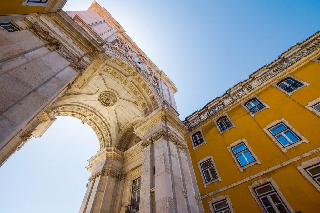 lisbon, arch, monument-4401269.jpg