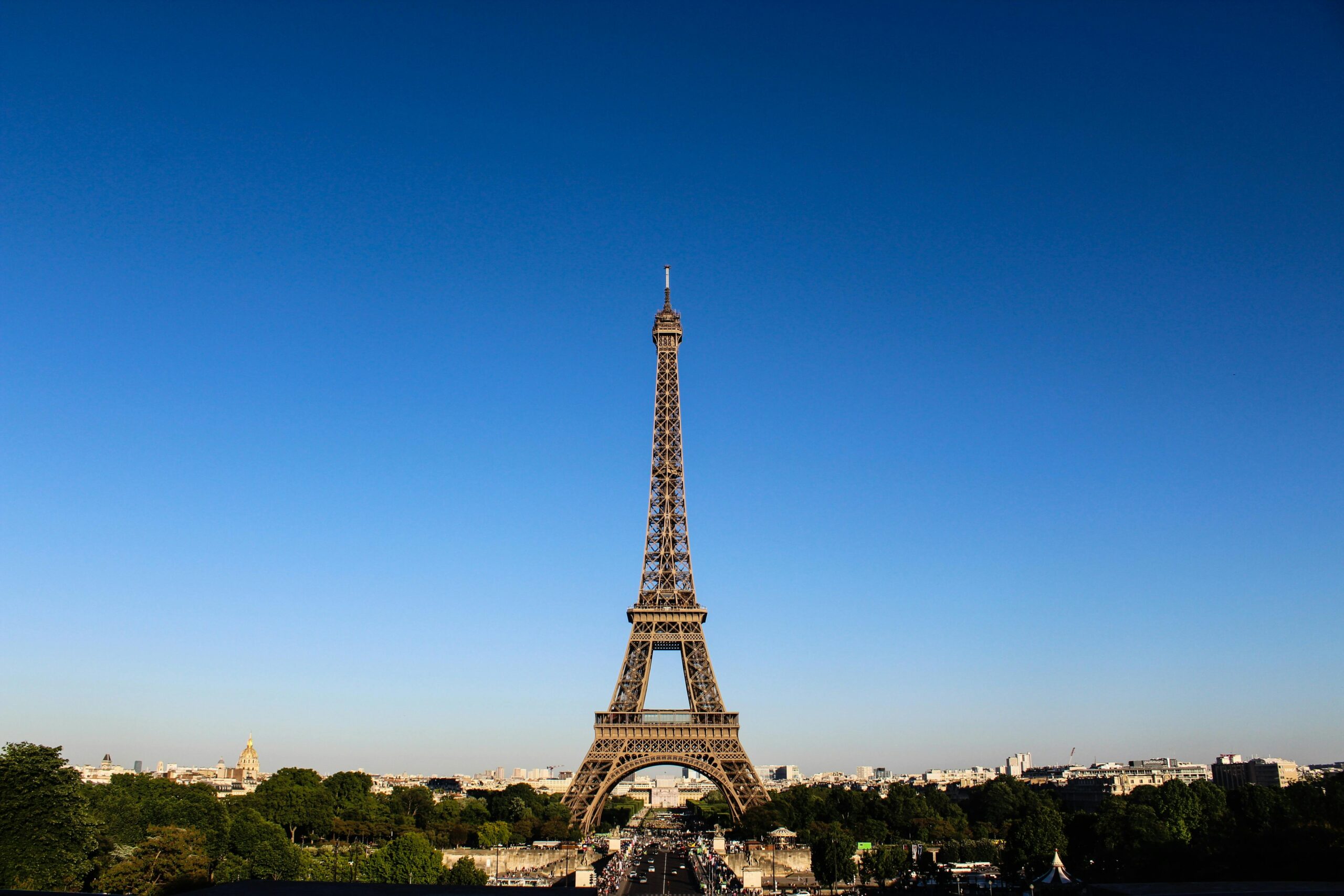 Paris: Guia Completo de Monumentos, Gastronomia e Romance