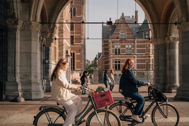 Amsterdã: Museus, Canais e Dicas de Aluguel de Bicicletas